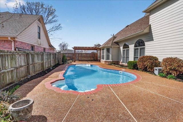 9936 N WINDWARD SLOPE DR, Lakeland, TN 38002