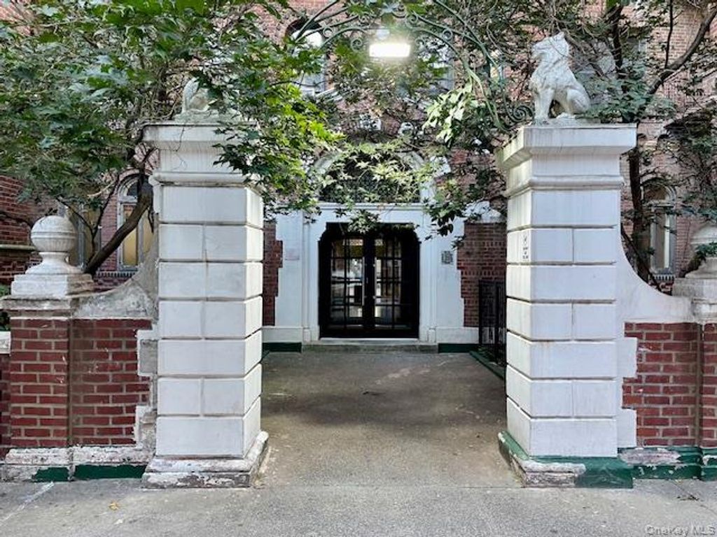 35-34 84th Street E5, Jackson Heights, NY 11372