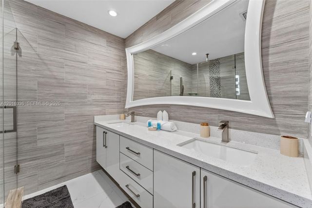 2918 Cleveland Street, Hollywood, FL 33020