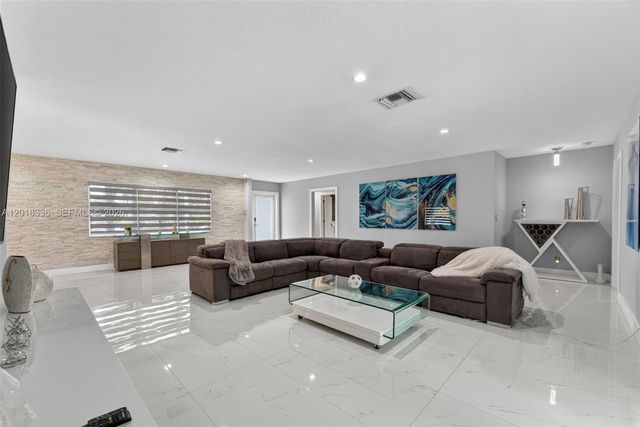 2918 Cleveland Street, Hollywood, FL 33020