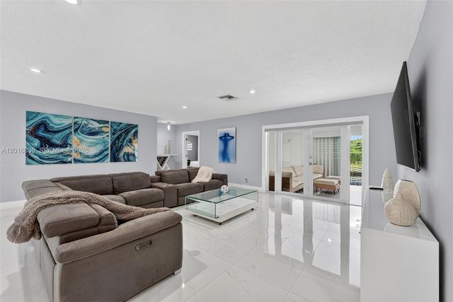 2918 Cleveland Street, Hollywood, FL 33020
