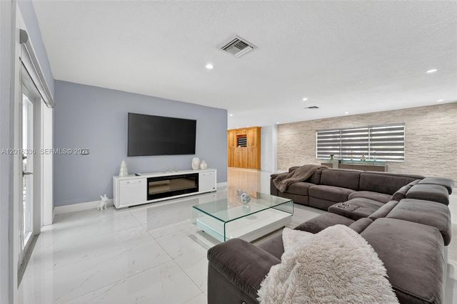 2918 Cleveland Street, Hollywood, FL 33020