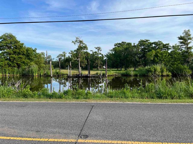 1557 Doctor Beatrous Rd, Theriot, LA 70397