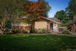 23007 Frederick Avenue, Farmington, MI 48336