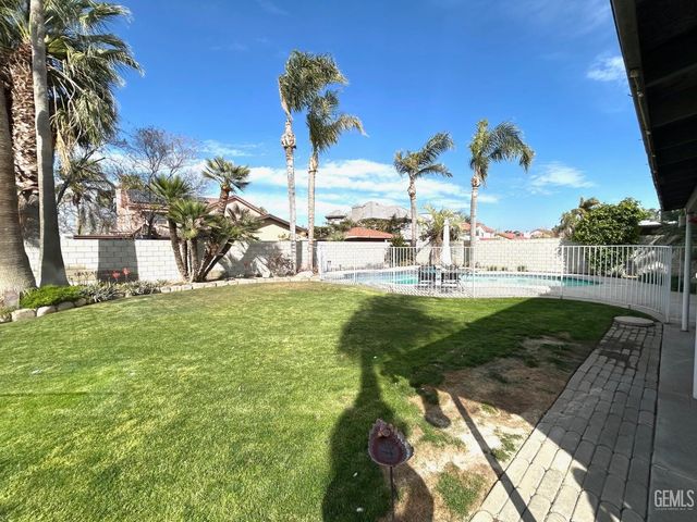 1514 Park City Avenue, Bakersfield, CA 93307