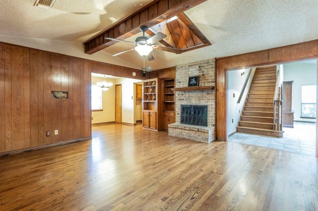 2881 Selma Lane, Farmers Branch, TX 75234
