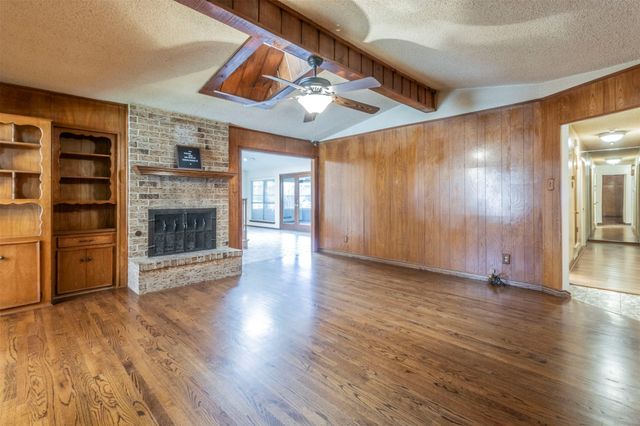 2881 Selma Lane, Farmers Branch, TX 75234