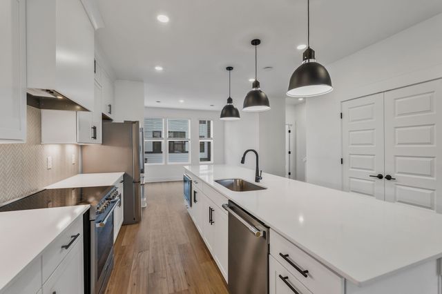 215 Harmony Aly, Nashville, TN 37207