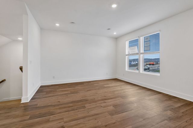 215 Harmony Aly, Nashville, TN 37207