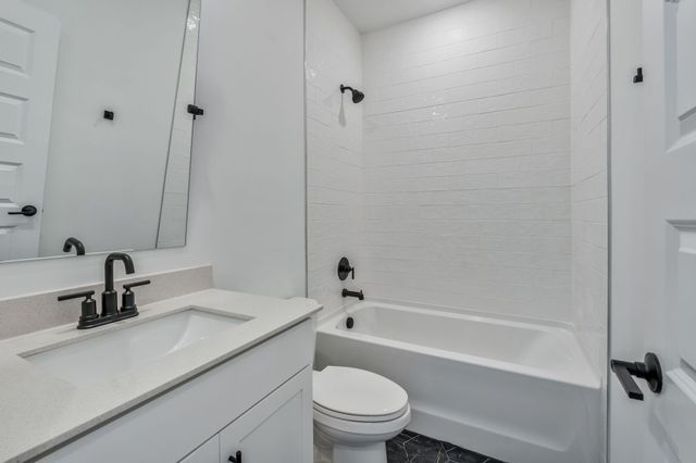 215 Harmony Aly, Nashville, TN 37207