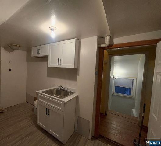 25 Ward Street, Paterson, NJ 07501