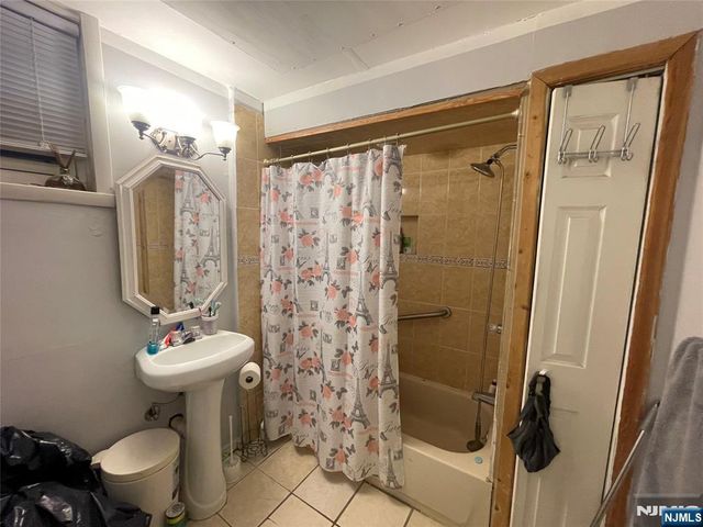 25 Ward Street, Paterson, NJ 07501