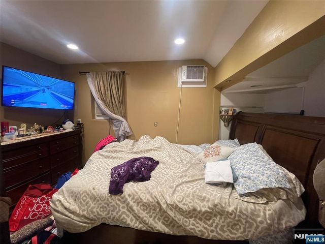 25 Ward Street, Paterson, NJ 07501