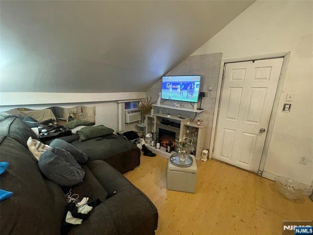 25 Ward Street, Paterson, NJ 07501