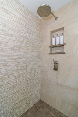 11 Bunker Ln, Newton, MA 02465