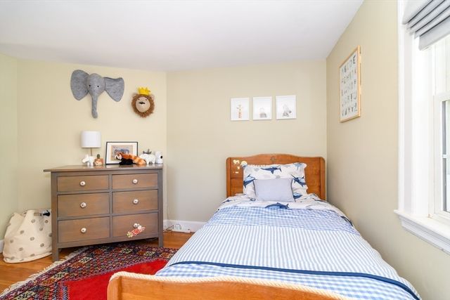 11 Bunker Ln, Newton, MA 02465