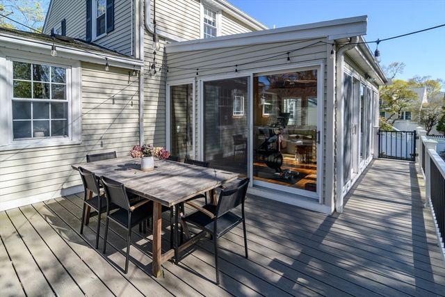 11 Bunker Ln, Newton, MA 02465