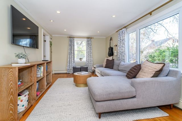 11 Bunker Ln, Newton, MA 02465