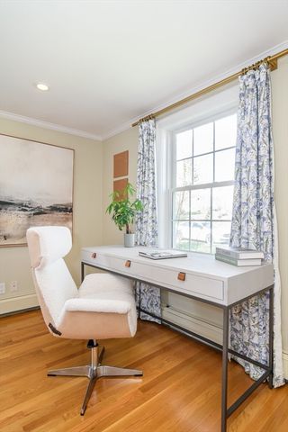 11 Bunker Ln, Newton, MA 02465