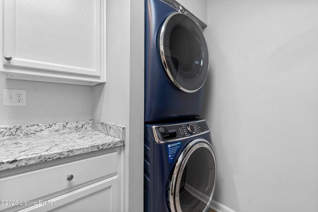 3505 Lodge Ln APT 210, Louisville, KY 40218