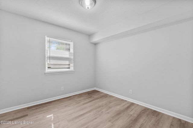 3505 Lodge Ln APT 210, Louisville, KY 40218