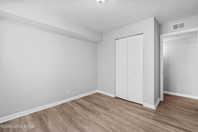 3505 Lodge Ln APT 210, Louisville, KY 40218