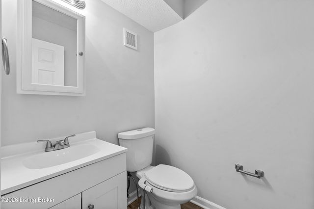 3505 Lodge Ln APT 210, Louisville, KY 40218