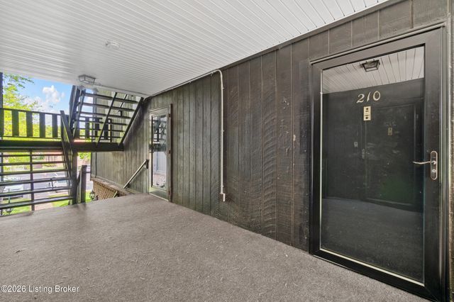 3505 Lodge Ln APT 210, Louisville, KY 40218