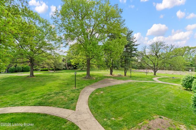 3505 Lodge Ln APT 210, Louisville, KY 40218