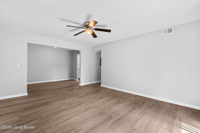 3505 Lodge Ln APT 210, Louisville, KY 40218