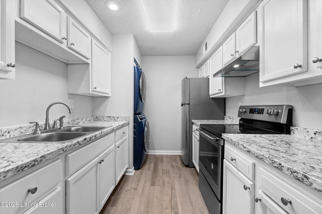 3505 Lodge Ln APT 210, Louisville, KY 40218