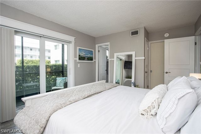 766 Central AVE 112, Naples, FL 34102