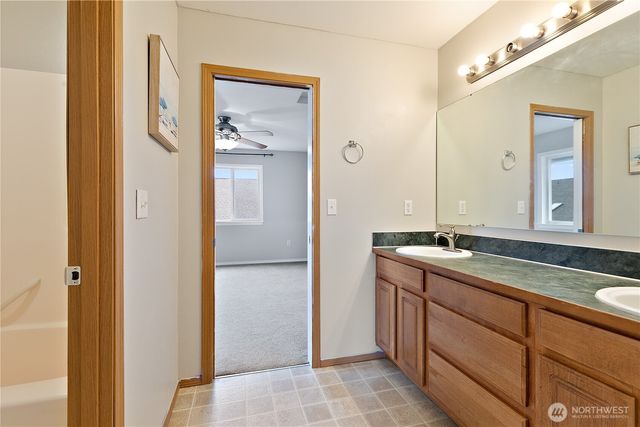 17915 25th Avenue E, Tacoma, WA 98445