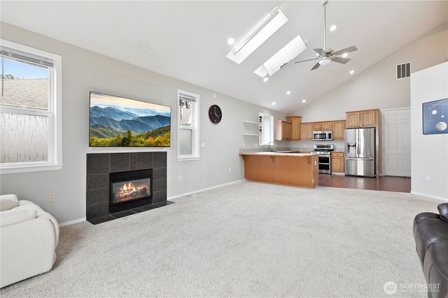 17915 25th Avenue E, Tacoma, WA 98445