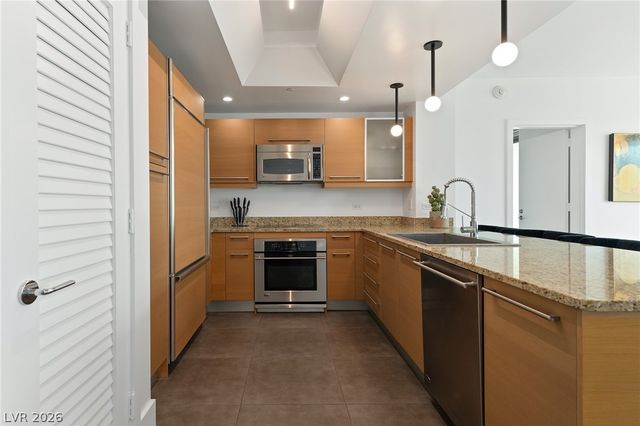 222 Karen Avenue 702, Las Vegas, NV 89109