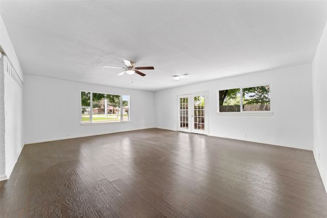 4438 Ashwood Drive, Mesquite, TX 75150