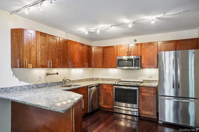 302 Church Street 2J, White Plains, NY 10603