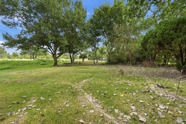 6102 Silver Drive, Pearland, TX 77581