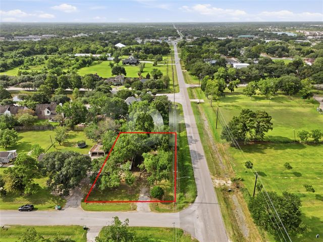 6102 Silver Drive, Pearland, TX 77581