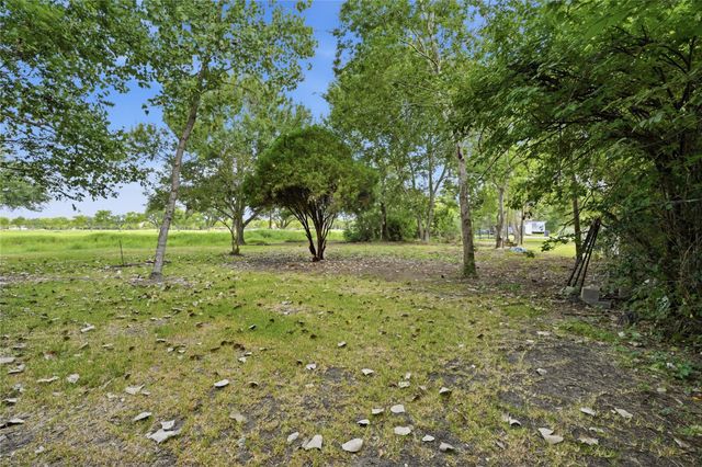 6102 Silver Drive, Pearland, TX 77581