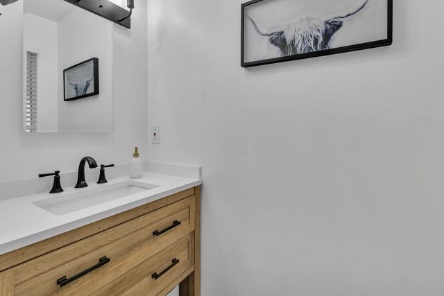 4891 Creekside Dr, Shingle Springs, CA 95682