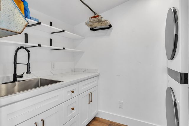 4891 Creekside Dr, Shingle Springs, CA 95682