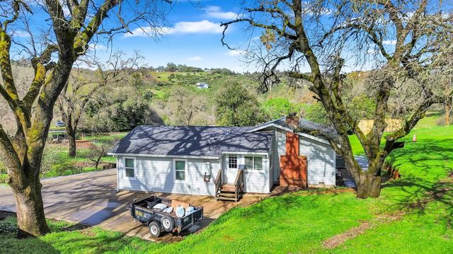 4891 Creekside Dr, Shingle Springs, CA 95682