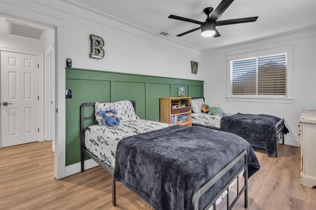 4891 Creekside Dr, Shingle Springs, CA 95682