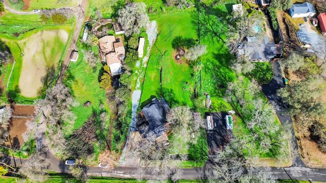 4891 Creekside Dr, Shingle Springs, CA 95682