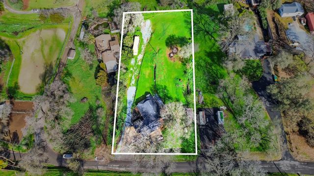 4891 Creekside Dr, Shingle Springs, CA 95682