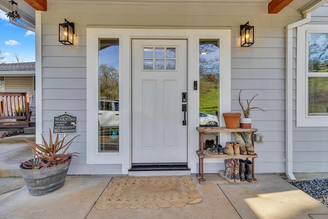 4891 Creekside Dr, Shingle Springs, CA 95682