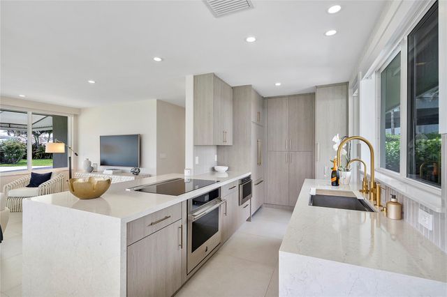 1100 S Ocean Blvd D16, Pompano Beach, FL 33062