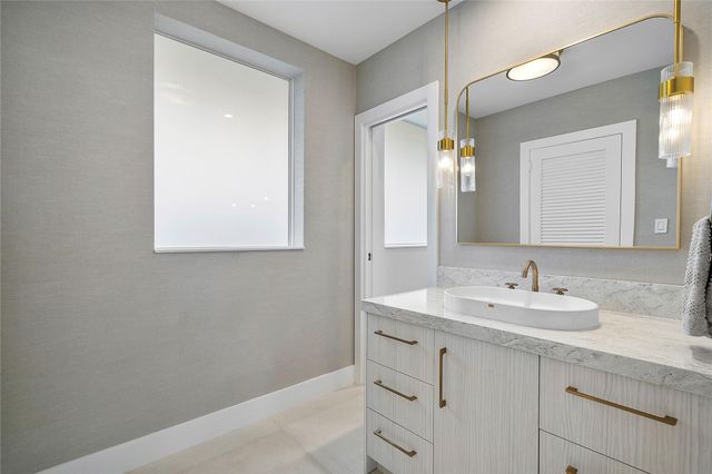 1100 S Ocean Blvd D16, Pompano Beach, FL 33062