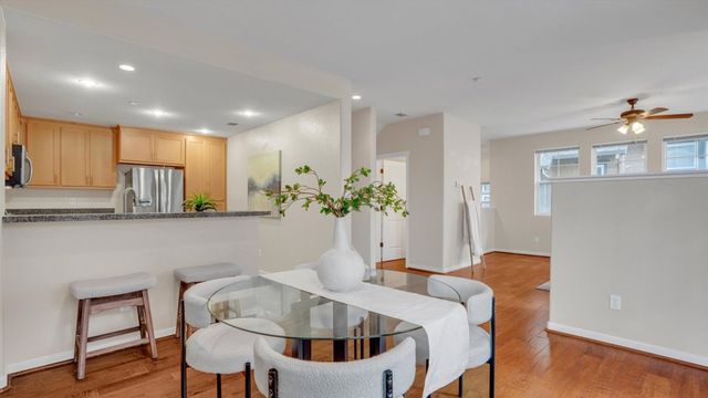 170 170 N N St 102, Livermore, CA 94550